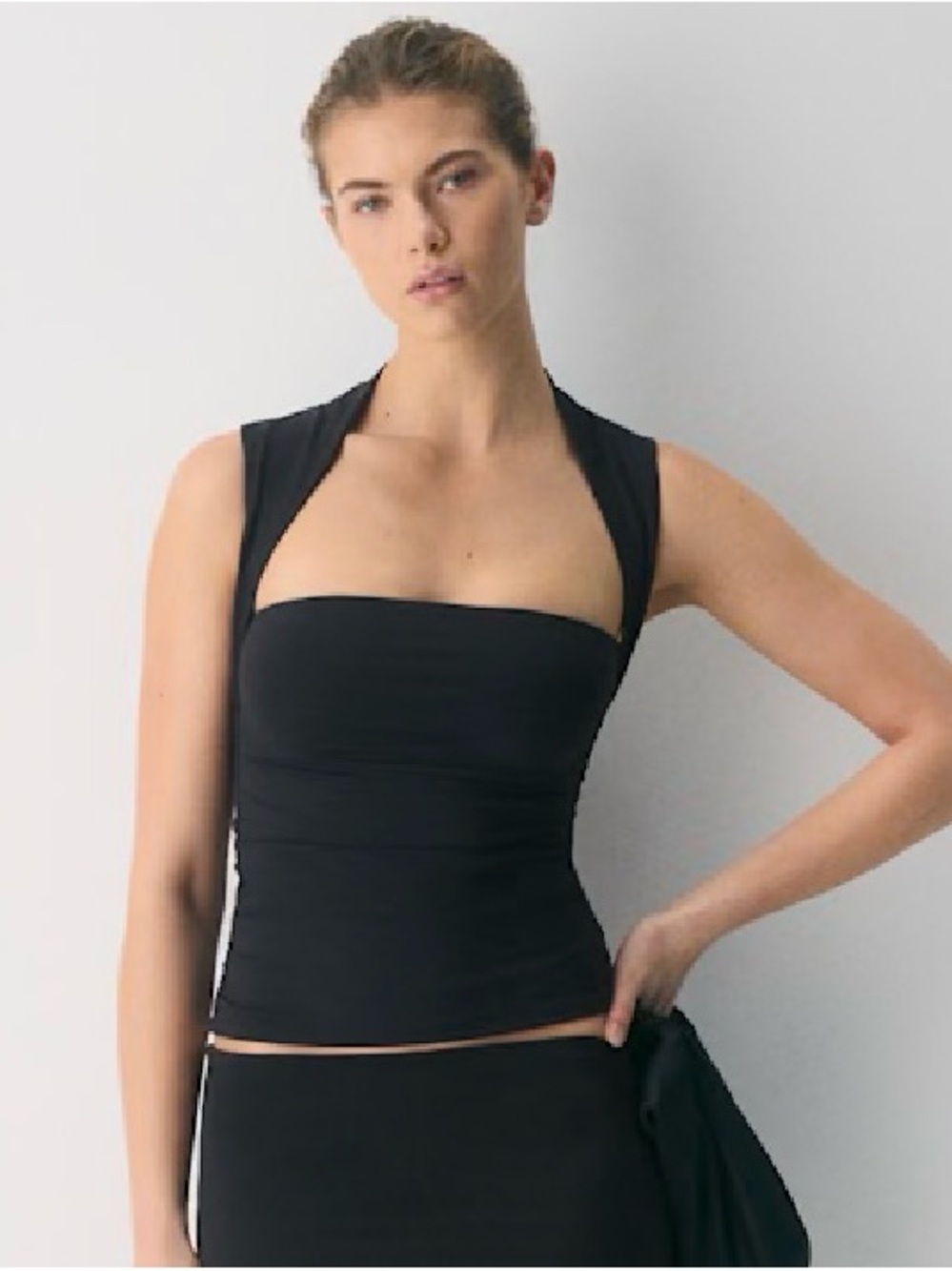 Aritzia Original Contour Flourish Top